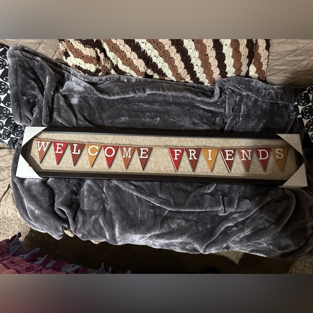 Welcome Friends Fall Wall Decor